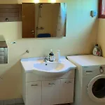 3 Bedroom Gorgeous In Σπίτι διακοπών *
